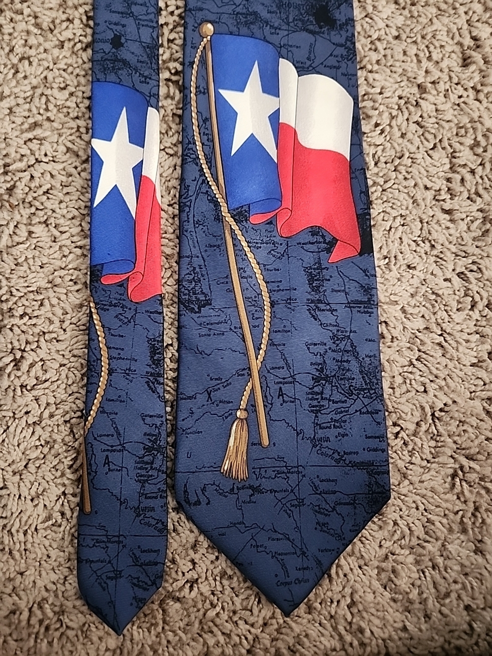 Roundtree And Yorke Men's Tie 100% Silk Made In USA Blue Texas Vintage